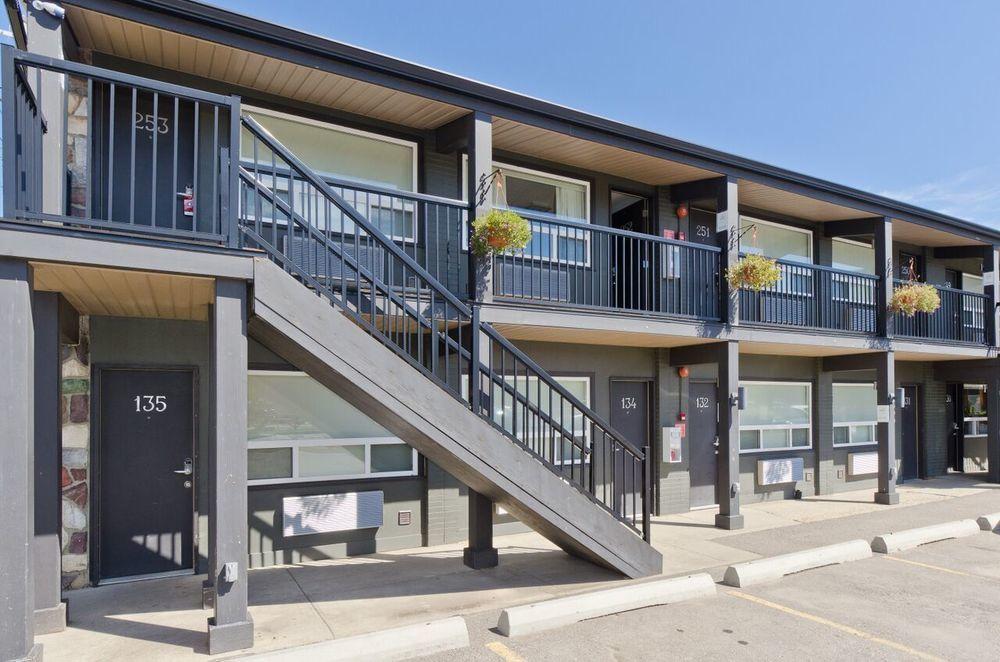 Centro Motel Calgary Exterior photo